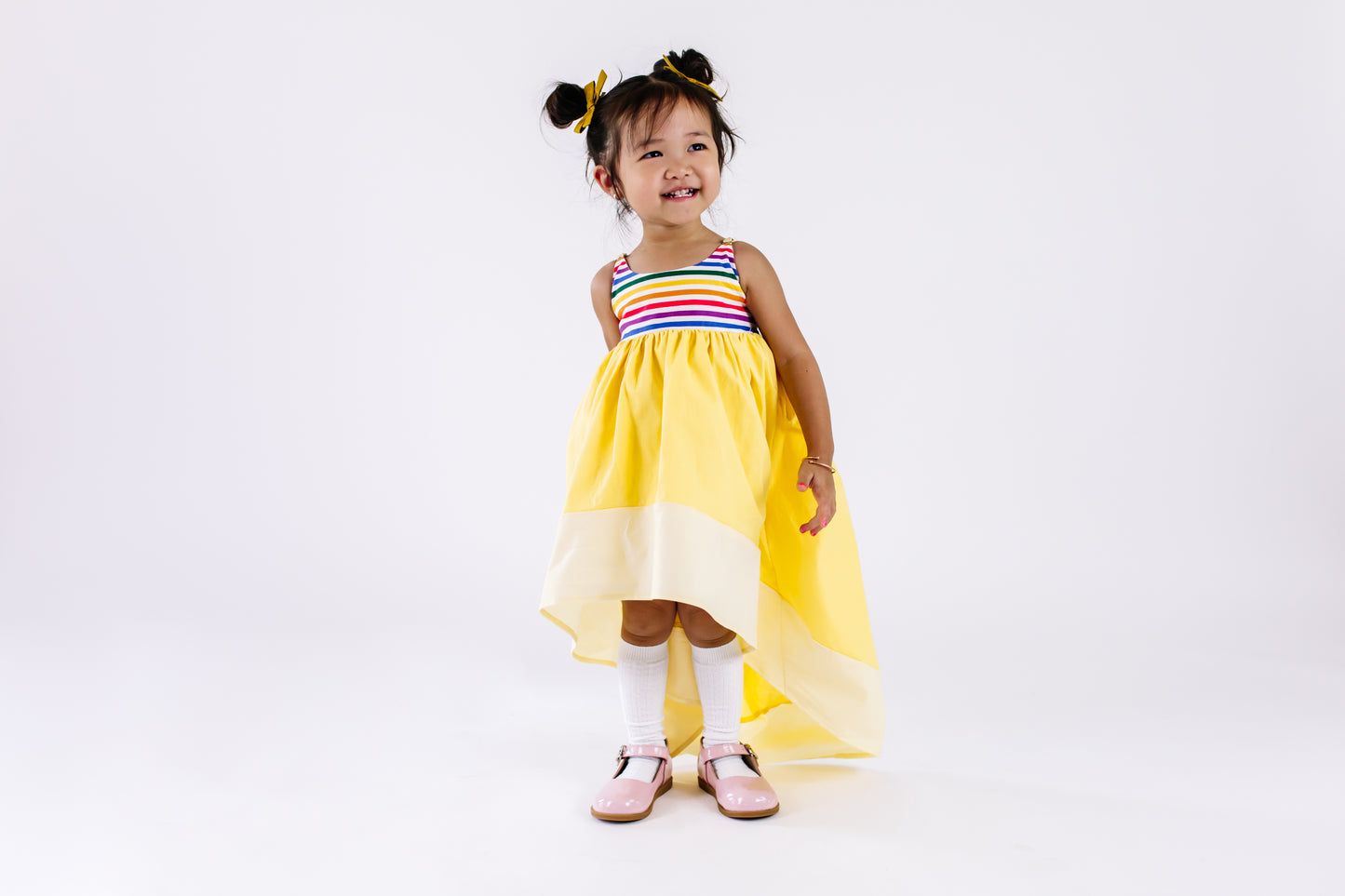 A child posing in the daisy windsong