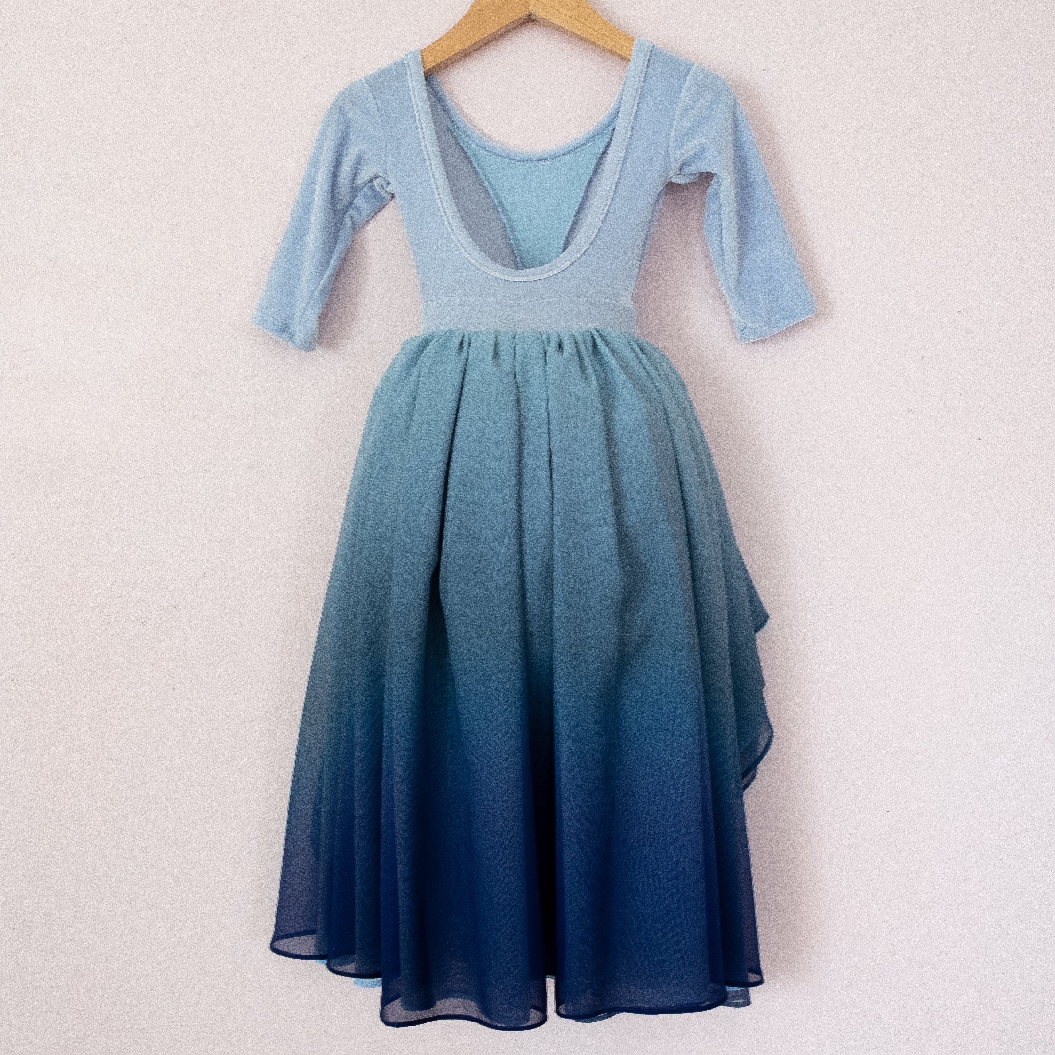 Elsa Princess Dress - Sample size 12/18 Pleiades Designs Elsa Princess Dress - Sample size 12/18 Pleiades Designs