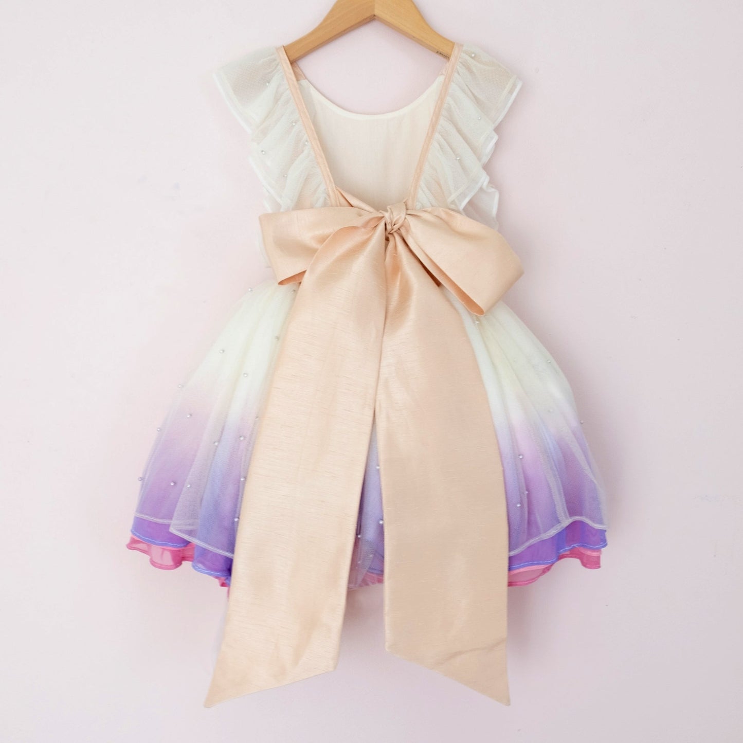 
                  
                    Bright Pearl Unicorn Shortie - Material Flaw
                  
                