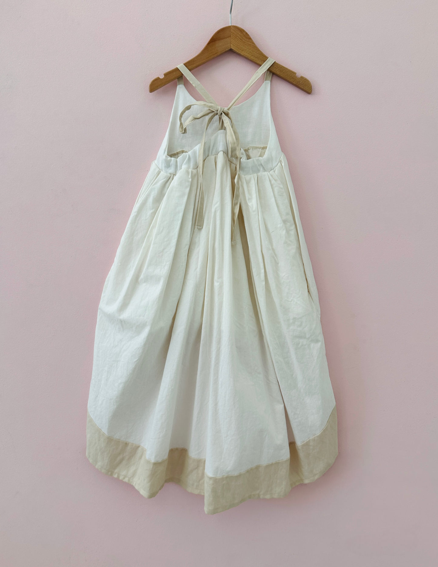 
                  
                    Windsong Beige Sample - 4T The original
                  
                