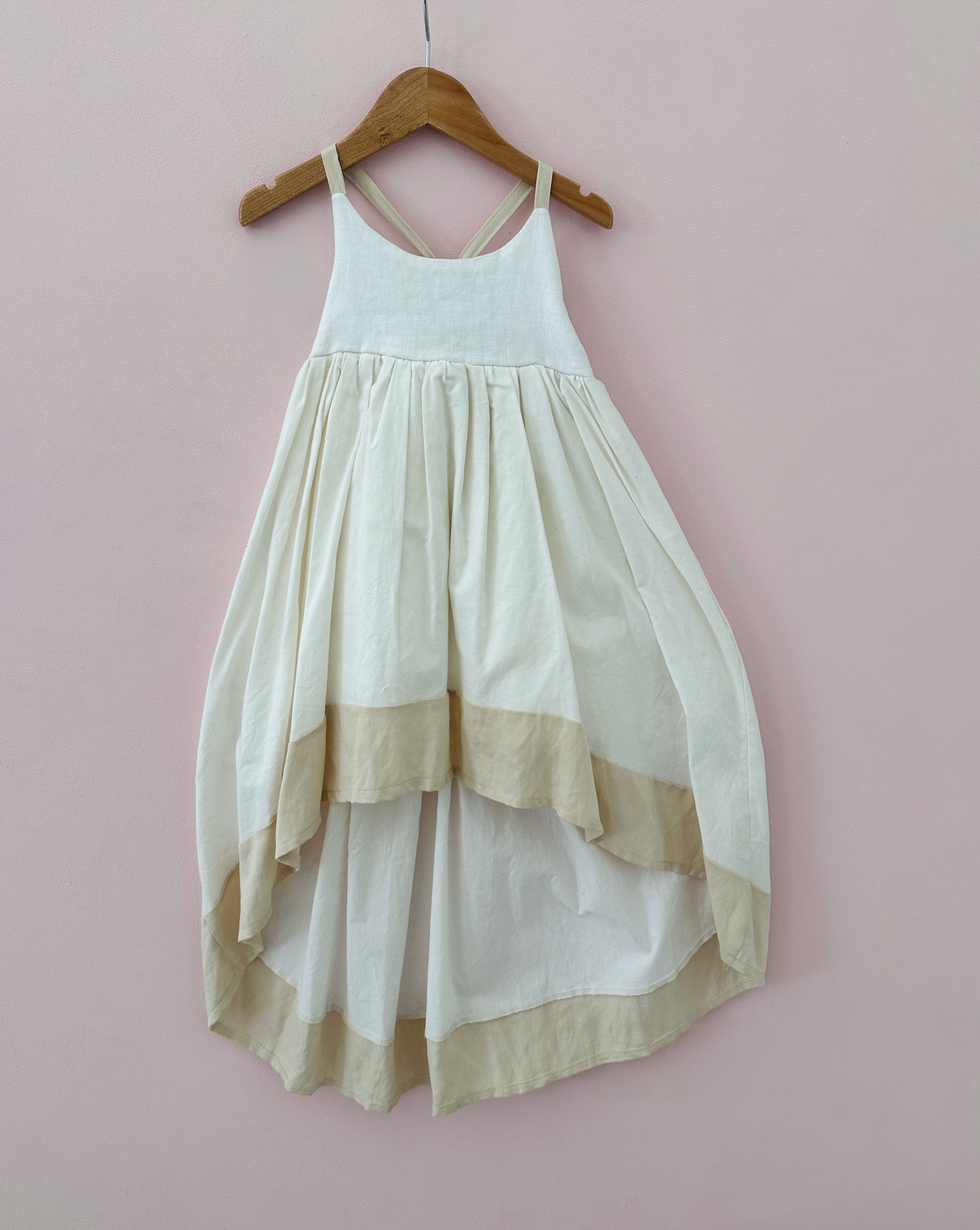 
                  
                    Windsong Beige Sample - 4T The original
                  
                