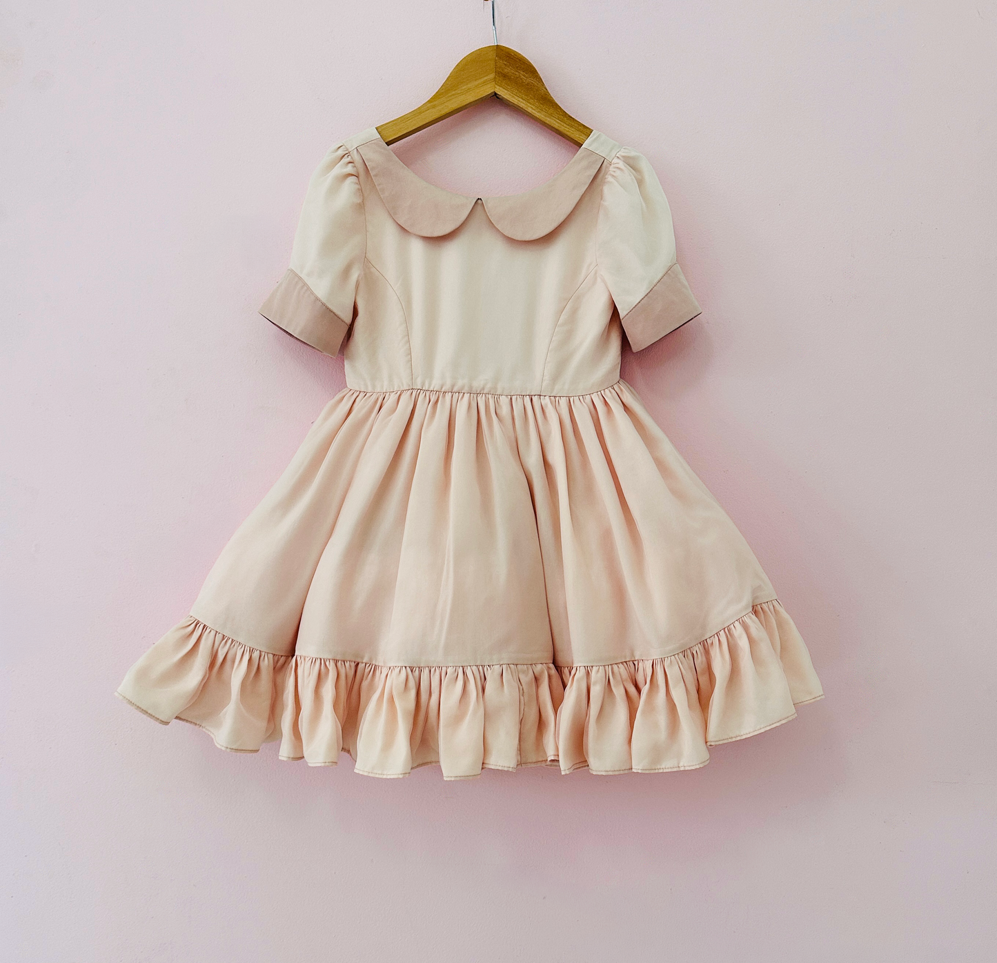 
                  
                    Ruffle Hem Vivian Dusty Pink Sample
                  
                