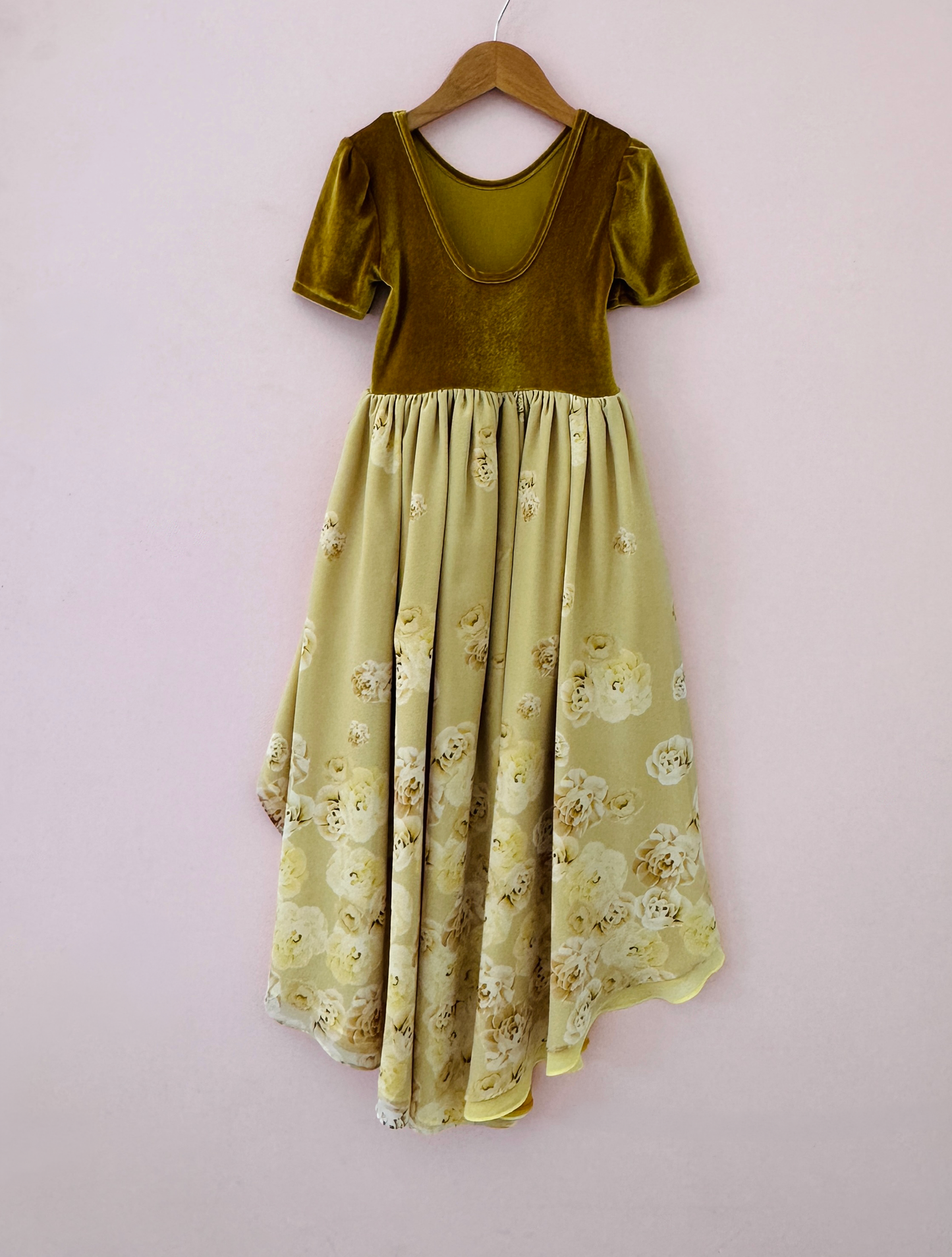 
                  
                    Eliza Golden Floral Sample - 7Y
                  
                
