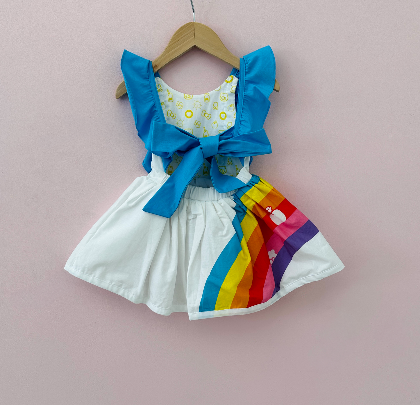 
                  
                    Shortie Bright Blue Hello Kitty Sample - 12/18M
                  
                